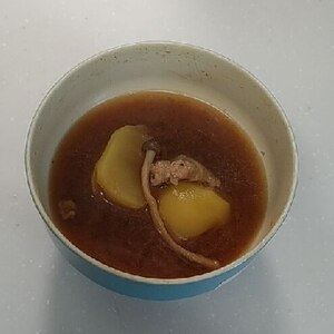 じゃがいもとしめじと豚肉の味噌汁